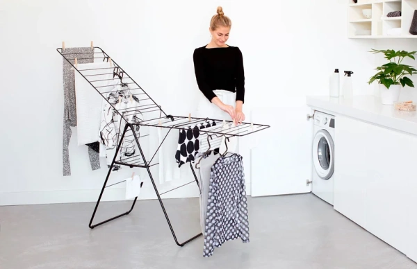 Сушилка для белья Brabantia HangOn 403460 черный матовый