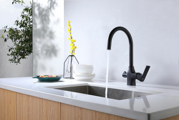 смеситель для кухни lemark ursus lm7261bl черный матовый